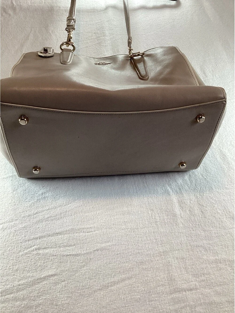 Coach Purse LT Gray White New York Tote Leather Shoulder Bag Handbag Excellent